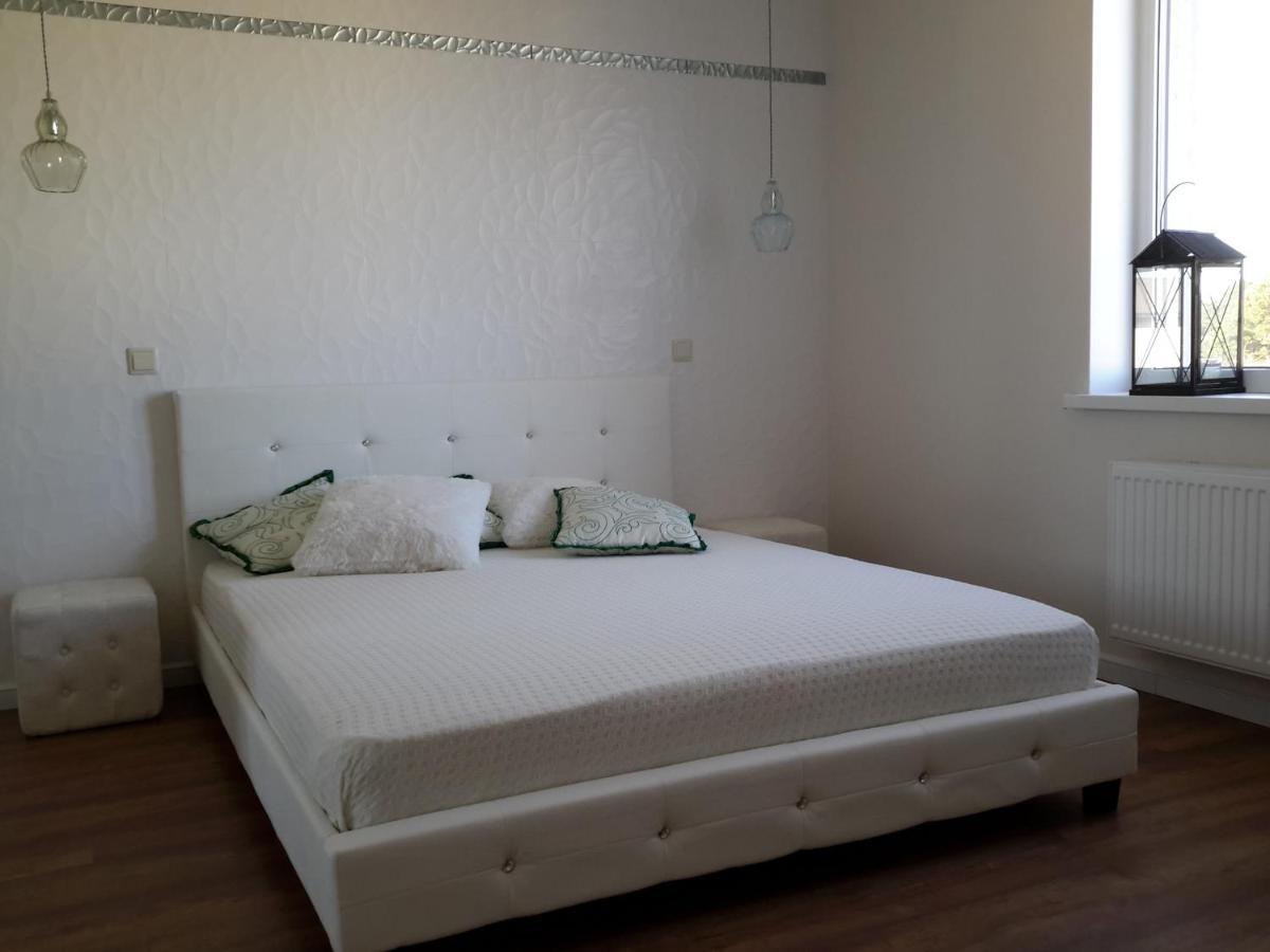 Villa Florance Apartments With Terraces & Parking Ventspils Extérieur photo